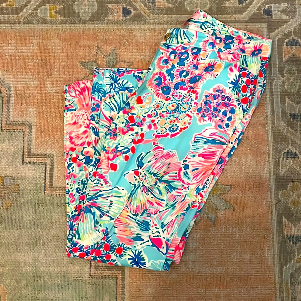 Lilly Pulitzer cropped straight pants. Size 6.